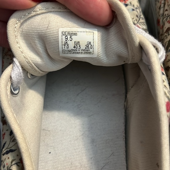 Vans - Picture 10 of 10